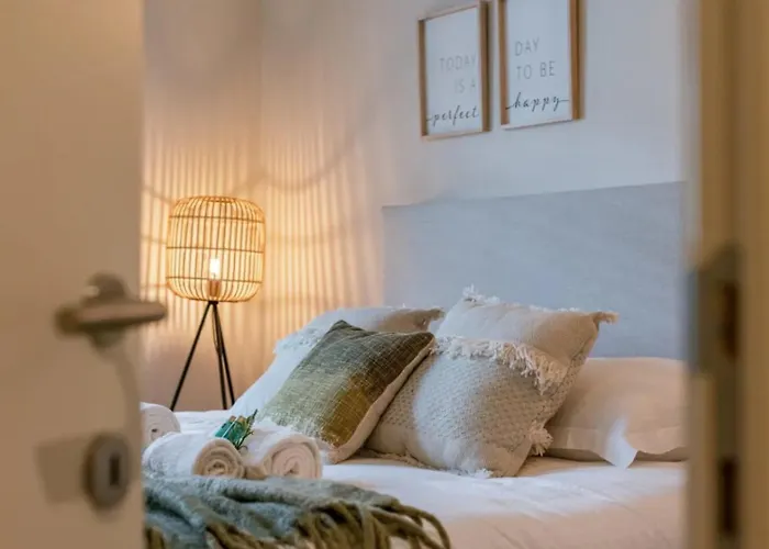 Poseidon Luxe Gelijkvloers Appartement Met Tuin ,Terras En Gratis Parking