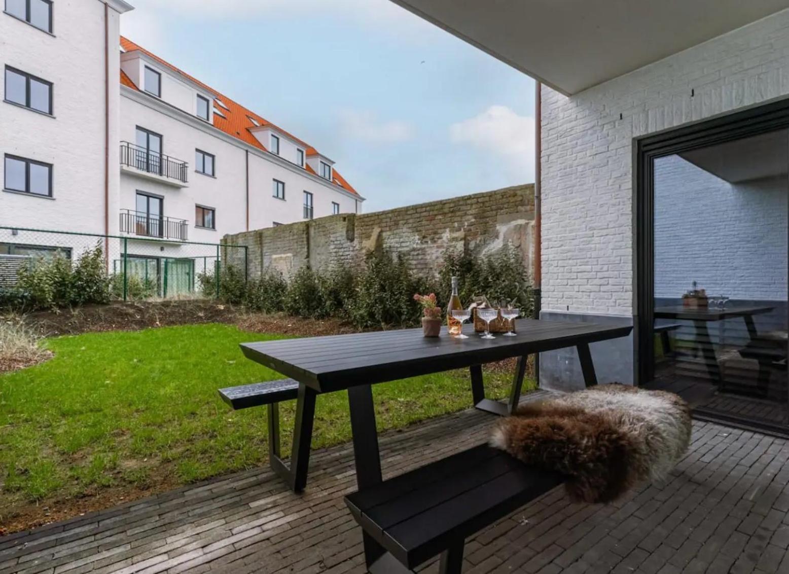 Poseidon Luxe Gelijkvloers Met Tuin ,terras En Gratis Parking *