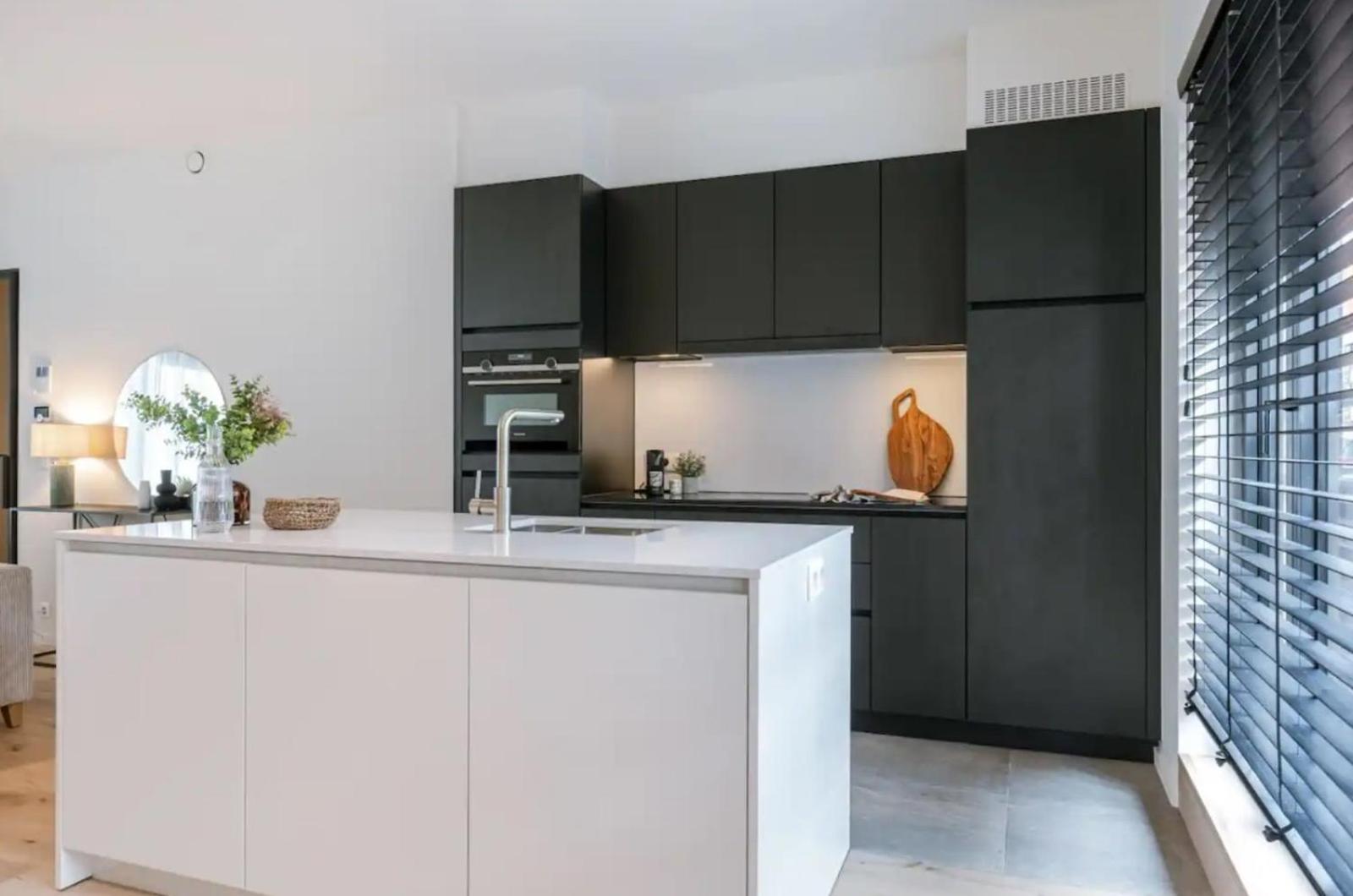 Apartment Poseidon Luxe Gelijkvloers Met Tuin ,terras En Gratis Parking *